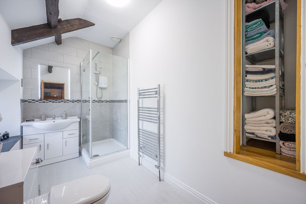En-Suite- click for photo gallery